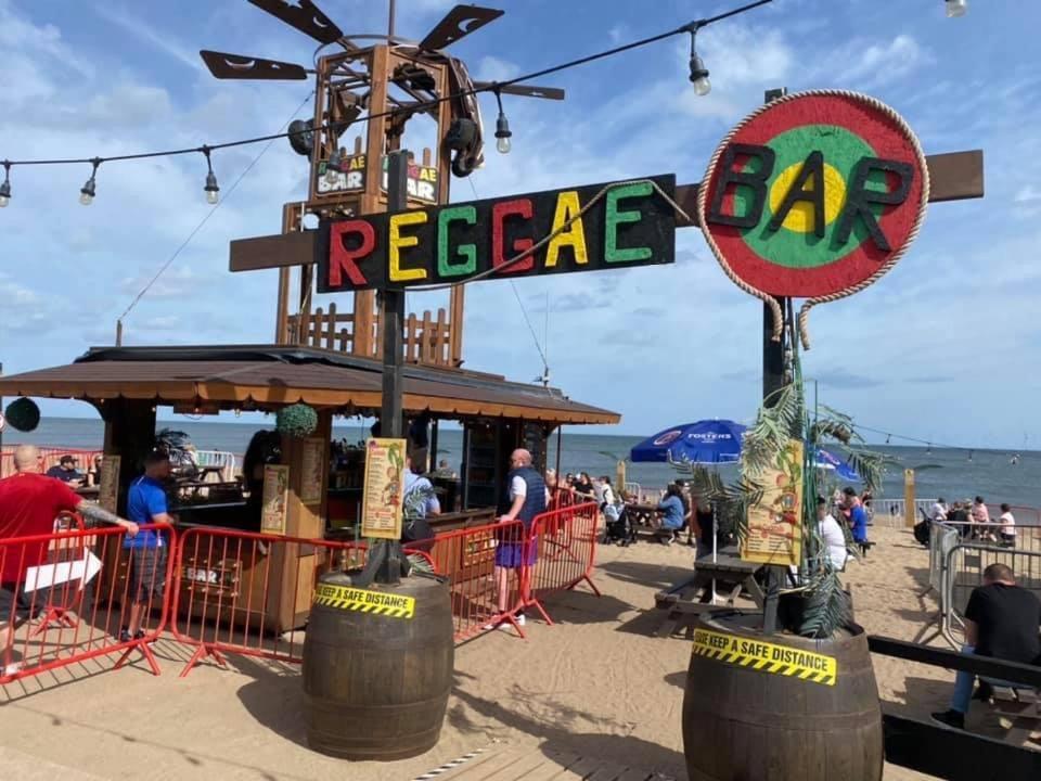 Promenade 852 - Pet Friendly, Wifi And Just A Few Steps From The Beach, Close To Fantasy Island - Meadow Lakes Caravan & Hire *