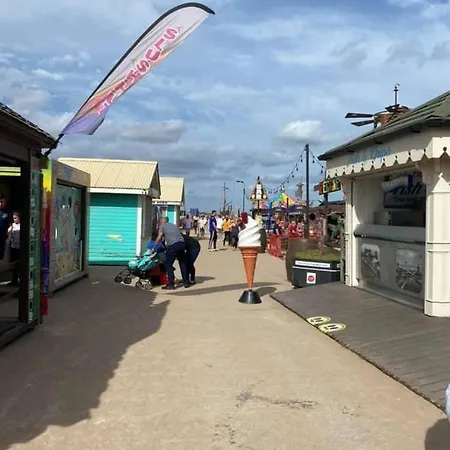 Promenade 852 - Pet Friendly, Wifi And Just A Few Steps From The Beach, Close To Fantasy Island - Meadow Lakes Caravan & Lodge Hire Skegness Exterior photo