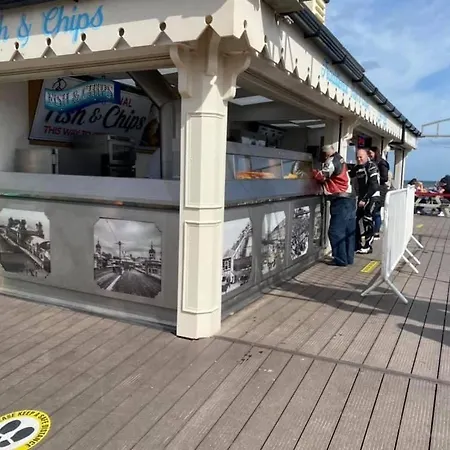 Promenade 852 - Pet Friendly, Wifi And Just A Few Steps From The Beach, Close To Fantasy Island - Meadow Lakes Caravan & Lodge Hire Skegness Exterior photo