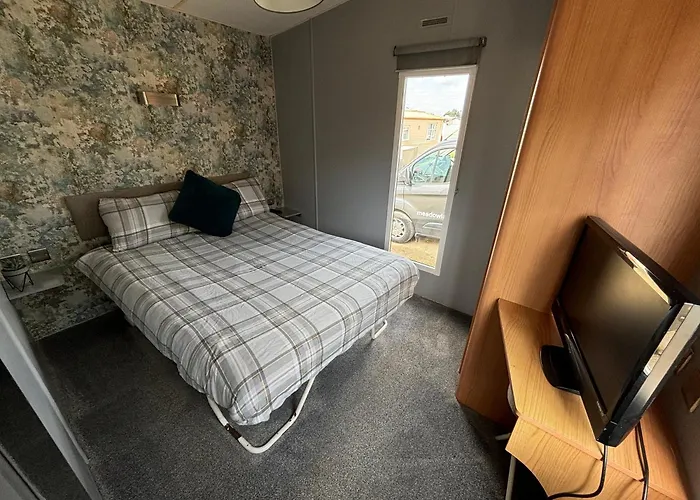 Promenade 852 - Pet Friendly, Wifi And Just A Few Steps From The Beach, Close To Fantasy Island - Meadow Lakes Caravan & Lodge Hire