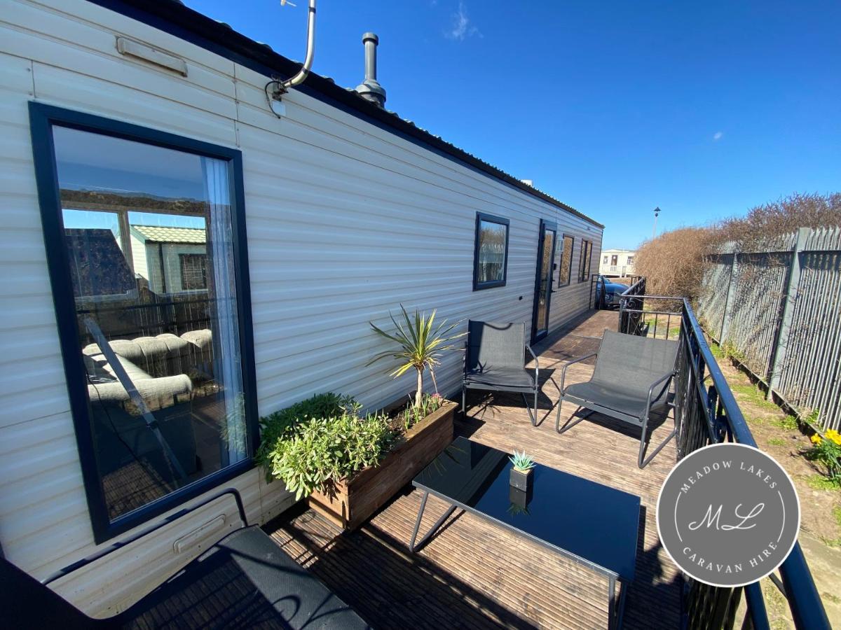 Promenade 852 - Pet Friendly, Wifi And Just A Few Steps From The Beach, Close To Fantasy Island - Meadow Lakes Caravan & Hire Holiday home Skegness