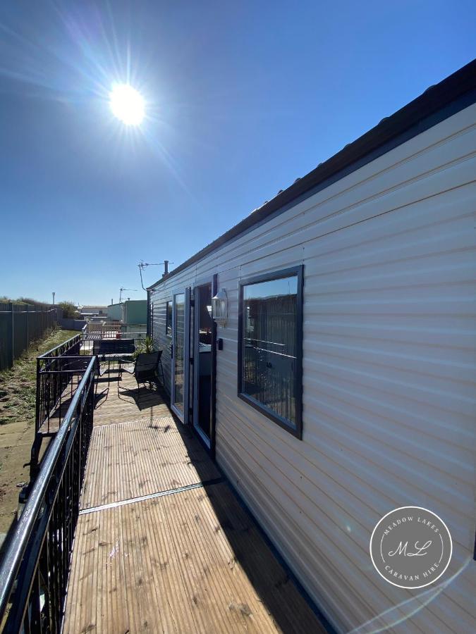 Promenade 852 - Pet Friendly, Wifi And Just A Few Steps From The Beach, Close To Fantasy Island - Meadow Lakes Caravan & Hire Holiday home Skegness