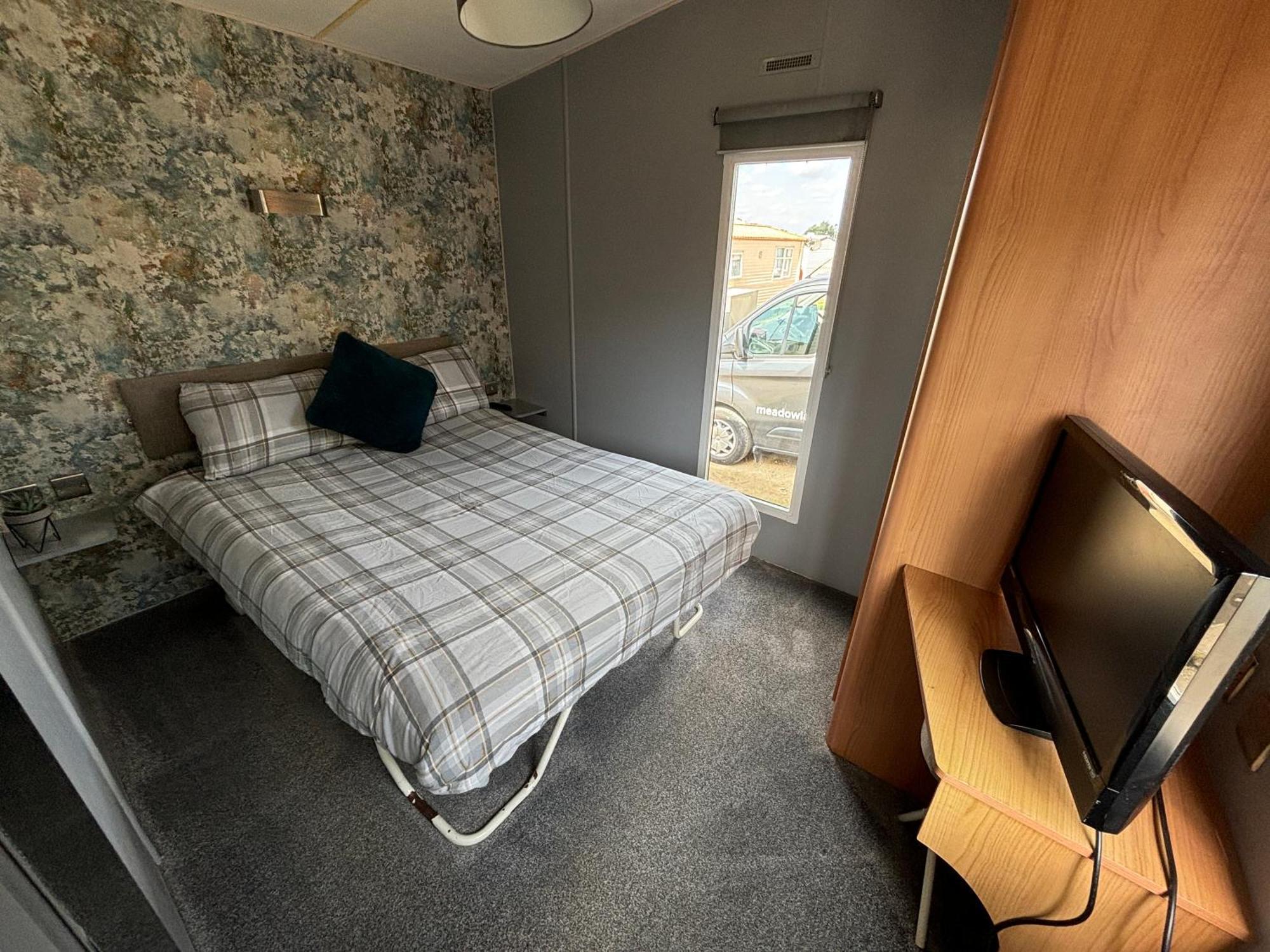 Promenade 852 - Pet Friendly, Wifi And Just A Few Steps From The Beach, Close To Fantasy Island - Meadow Lakes Caravan & Hire Skegness